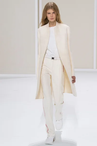 Look 49